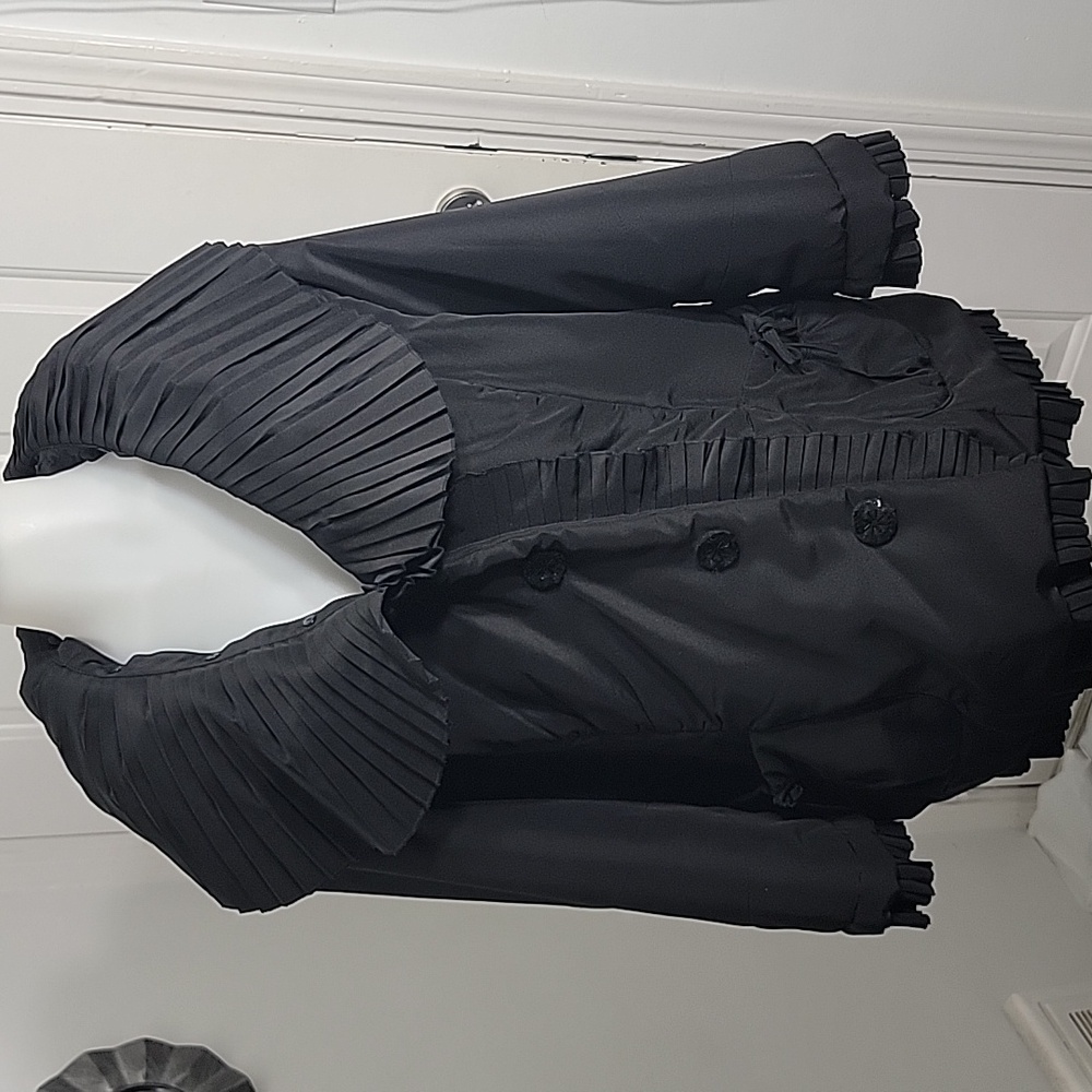 Lou Nardi Black Detachable Ruffle Trim Elegant Flowy Coat